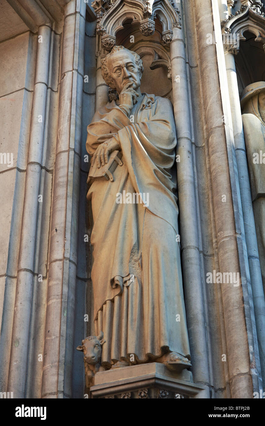 Sandsteinfigur von Johann Wolfgang von Goethe bin Hauptportal der Kirche St. Lamberti in Münster, Westfalen, Nordrhein-Westfalen Stockfoto