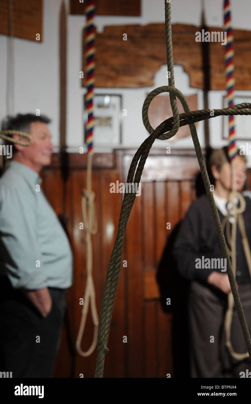 Vorbereitung an einem Sonntagmorgen Glöckner Stockfoto