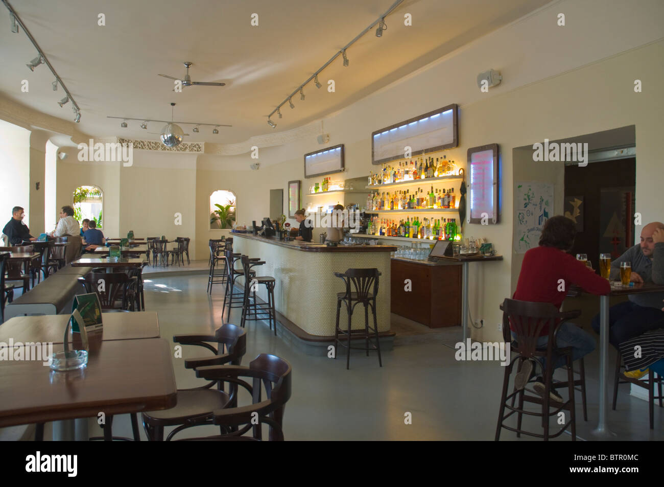 Nicken Sie Café entlang Dlouha Straße Altstadt Prag Tschechische Republik Europa Stockfoto