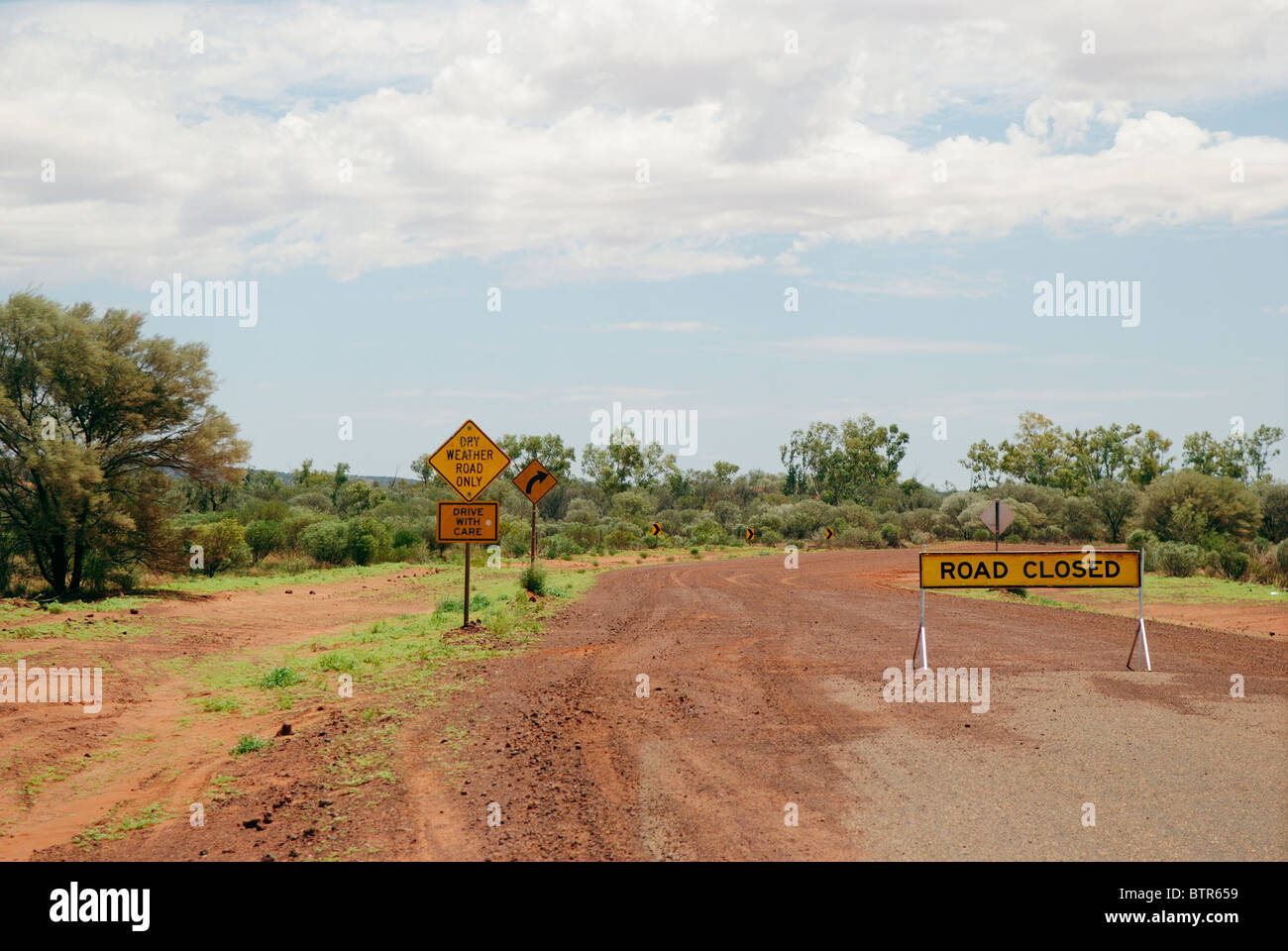 Australien, Straße Zeichen auf Feldweg geschlossen Stockfoto