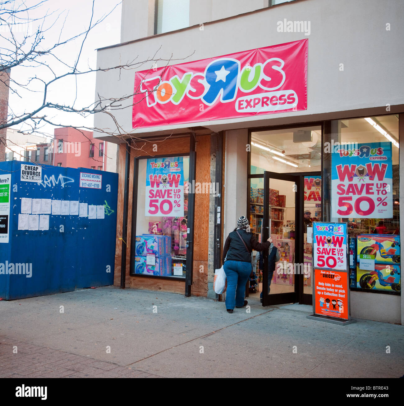 Die Toys R Us Express speichern in Harlem in New York Stockfoto