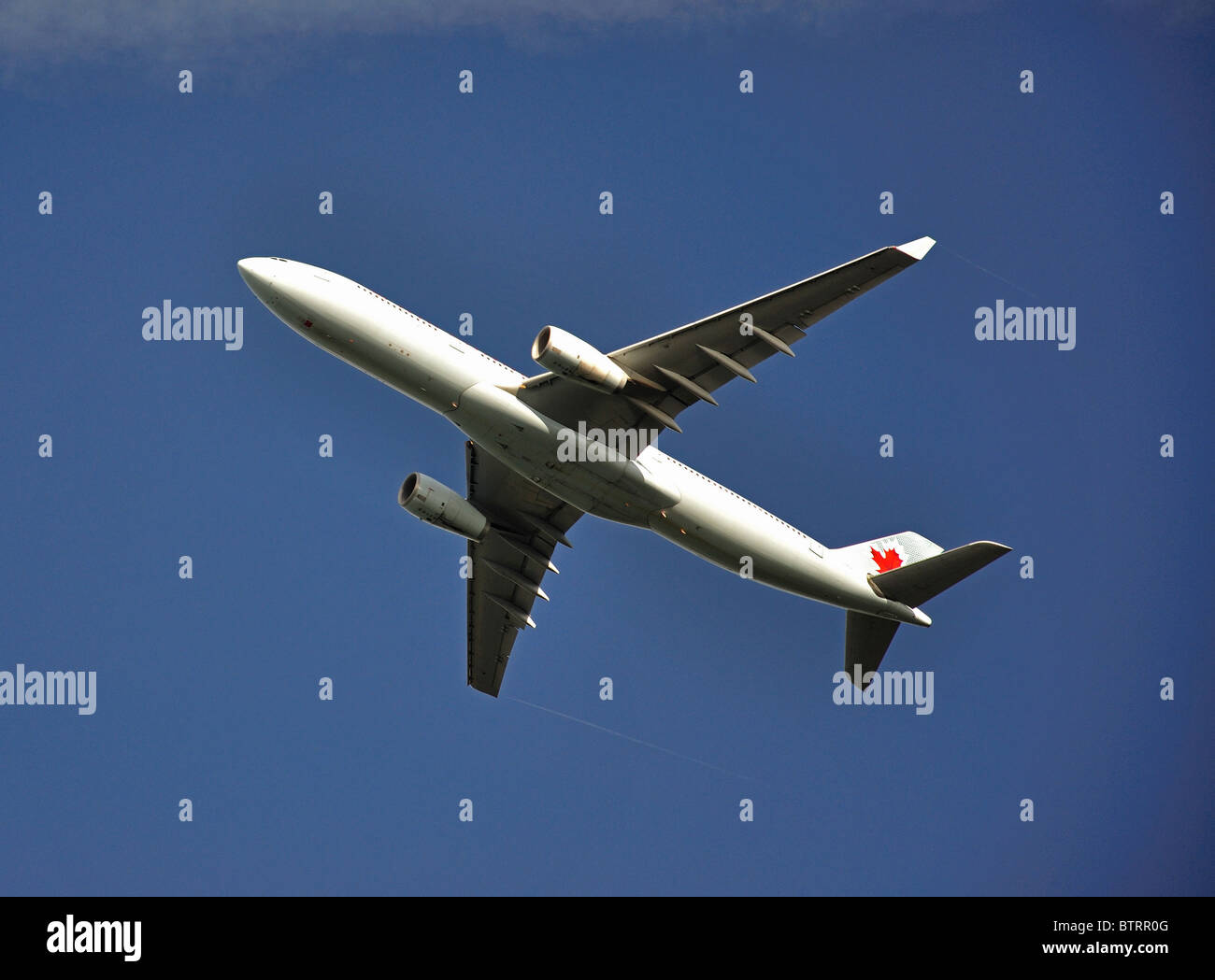 Air Canada-Airbus A330 Flugzeug abheben, Heathrow Airport, Greater London, England, Vereinigtes Königreich Stockfoto