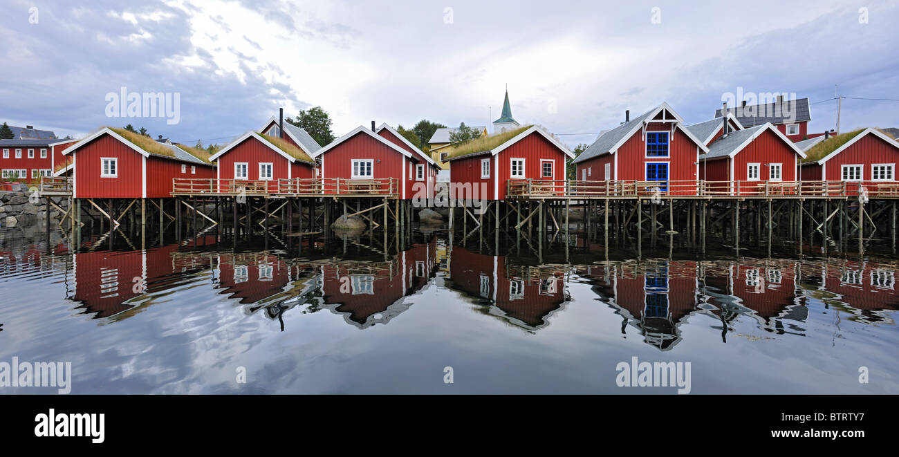 Rorbu auf Reine, Moskenes auf Lofoten, Nord-Norwegen Stockfoto