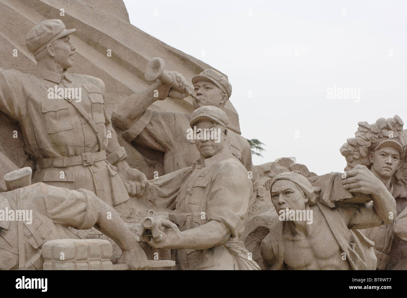 Denkmal der Helden des Volkes ("heroische Monument") vor der Vorsitzende Mao Zedong Memorial Hall in Peking, Detailansicht. Stockfoto