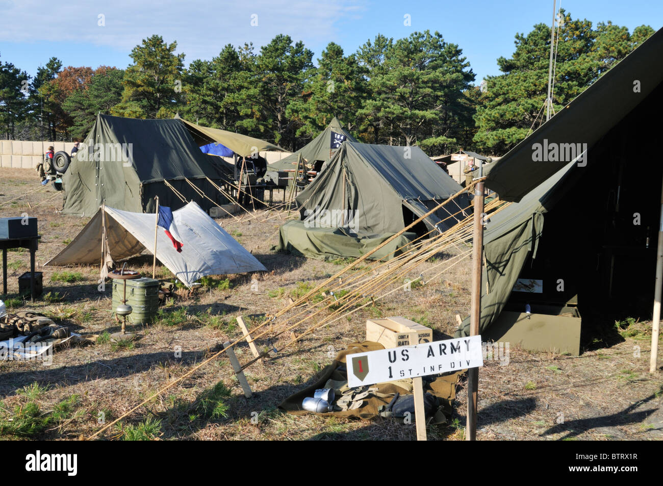 Reenactment eines US Army Camp während des zweiten Weltkriegs bei einem Open House am Camp Edwards auf die militärischen Reservierung von Massachusetts. Stockfoto