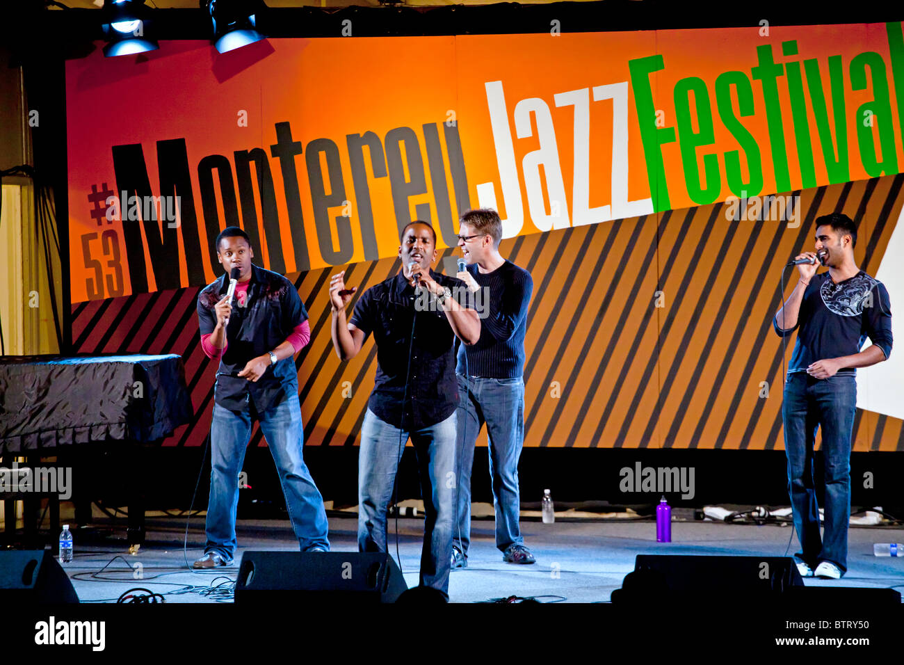 Die Acappella singen Gruppe THE HOUSE JACKS auf der Garten-Bühne - 2010 MONTEREY JAZZ FESTIVAL, California Stockfoto