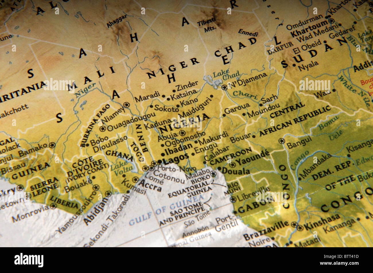 Karte zentral auf Nigeria mit den umliegenden Ländern Stockfoto