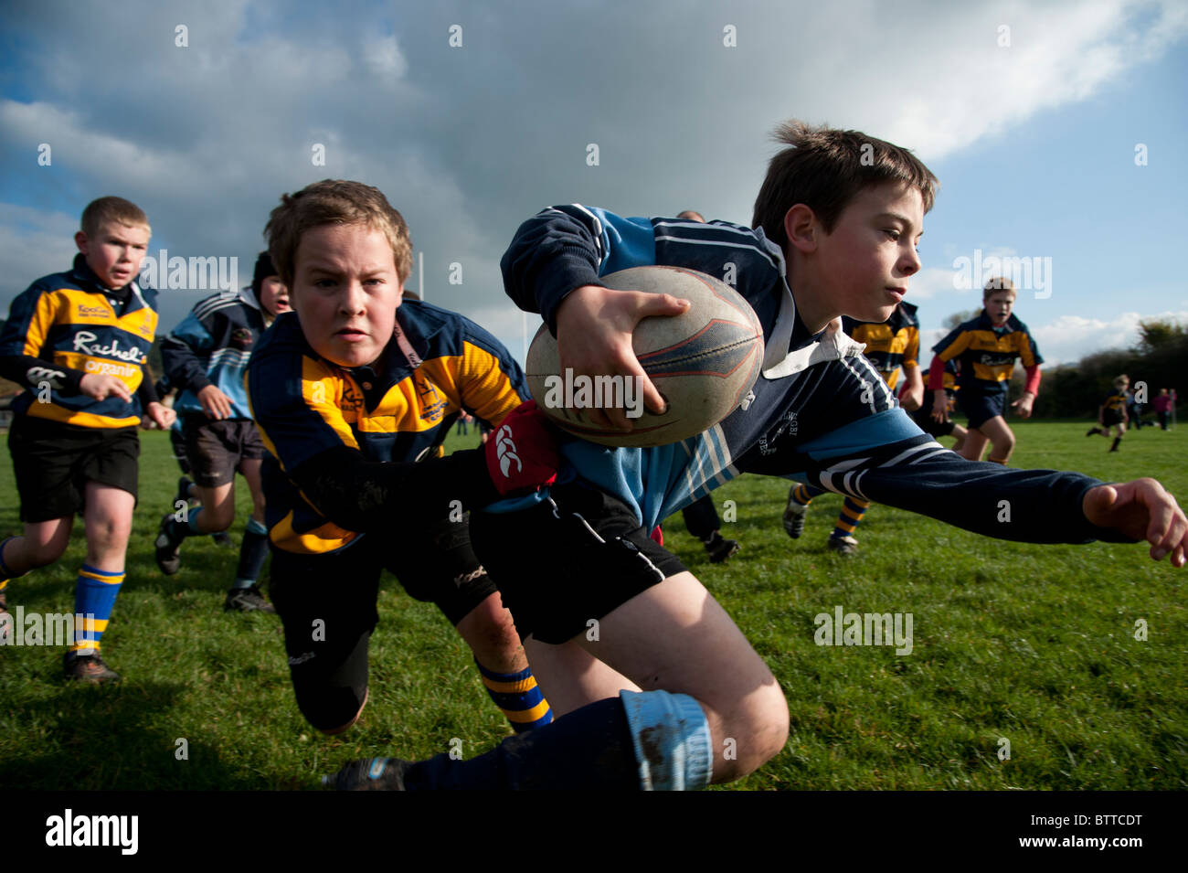 Aberystwyth Rugby Club unter 10 Jahre junior Spieler das Spiel an einem Sonntagmorgen, Wales UK Stockfoto