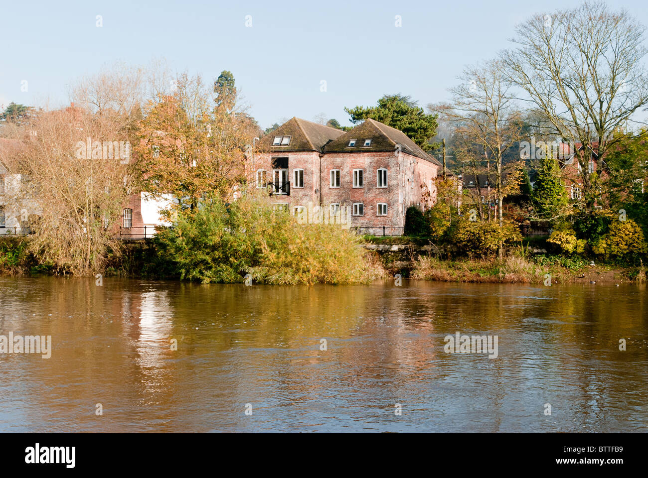 Riverside Häuser auf den Fluss Severn in Bewdley, Worcestershire Stockfoto