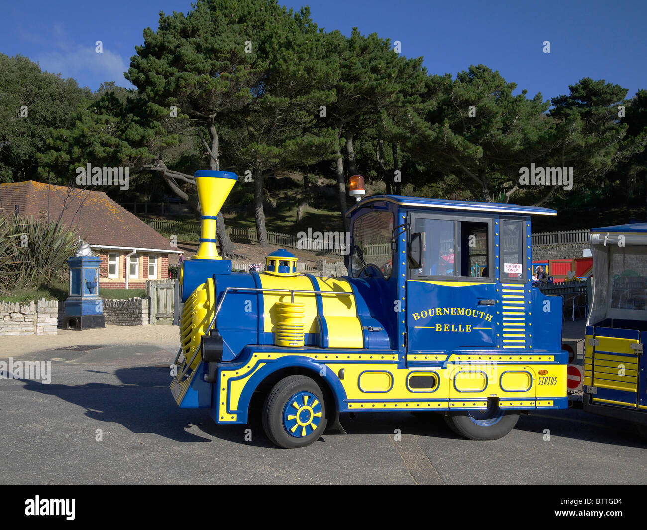 Land-Zug auf der Promenade von Bournemouth, Dorset, Großbritannien Stockfoto