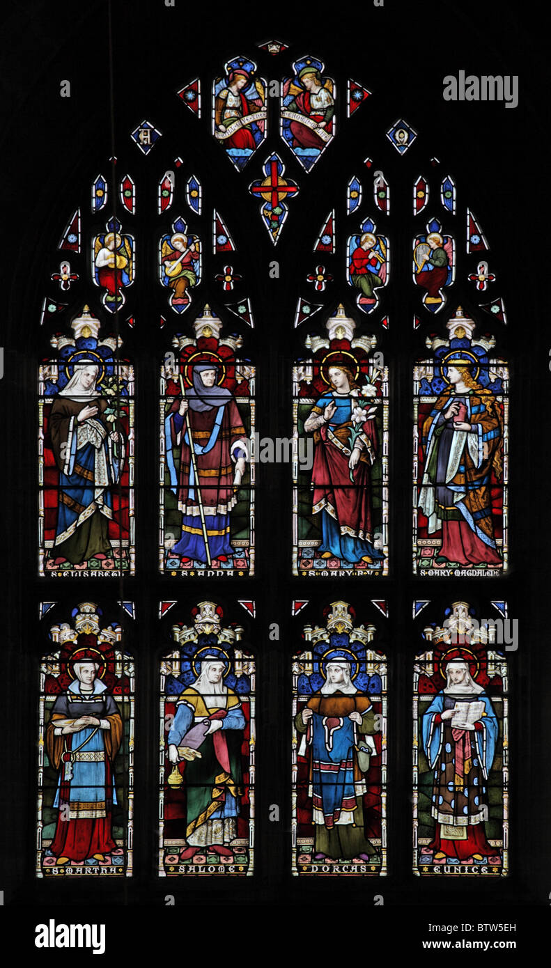 Ein Buntglasfenster mit acht weiblichen Heiligen, Pfarrkirche St. Mary, Steeple Ashton, Wiltshire Stockfoto