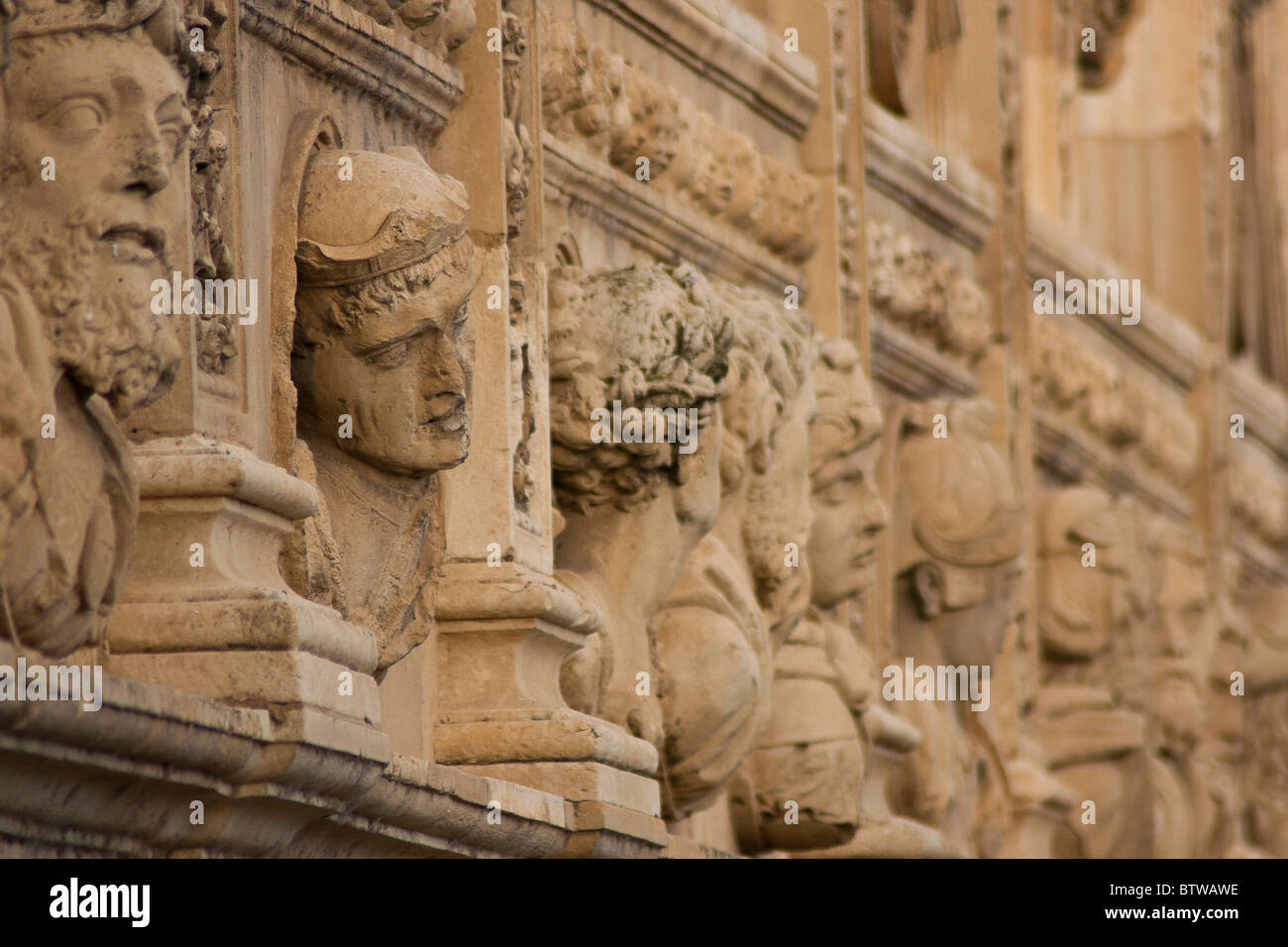 Skulpturen in der Fassade des Parador de San Marcos fünf-Sterne-Hotel in der St. James way Stockfoto