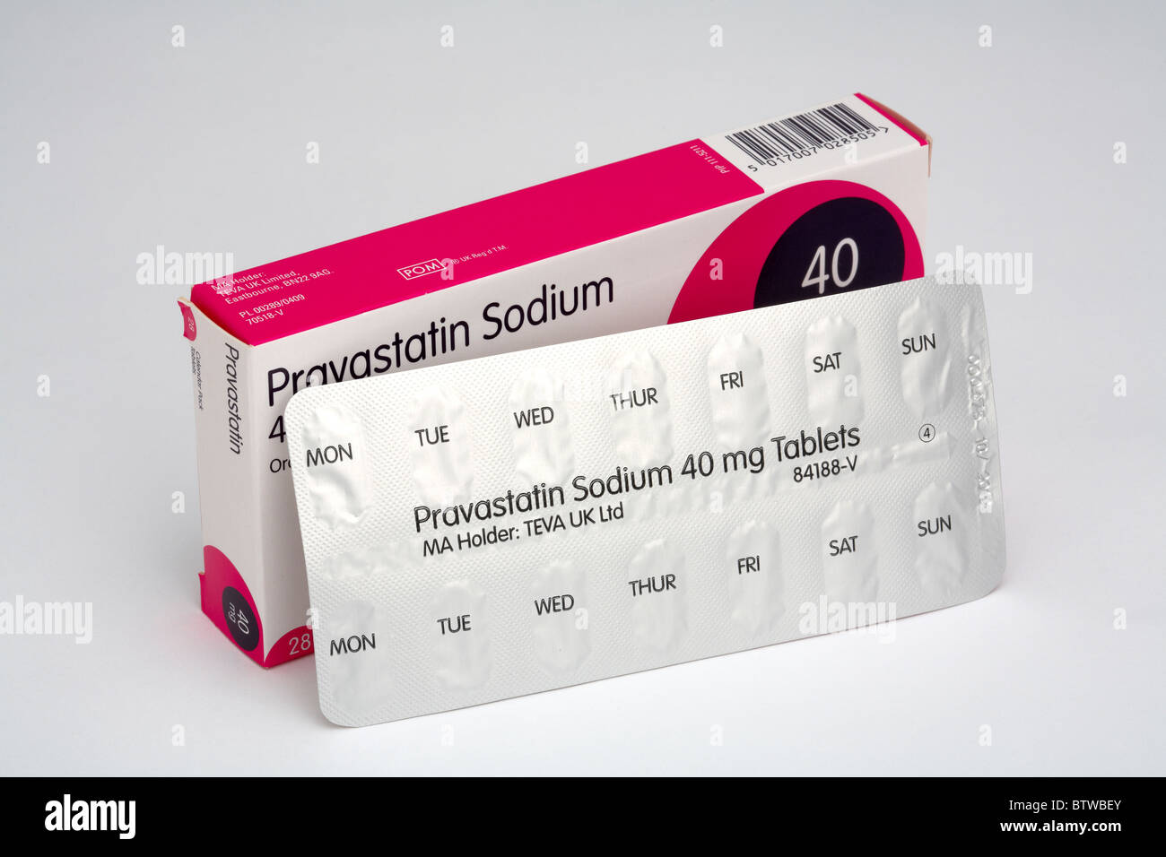 Pravastatin-Natrium 40mg Tabletten in Blister Packung platziert cholesterinsenkenden Medikament auf weißem Hintergrund Stockfoto