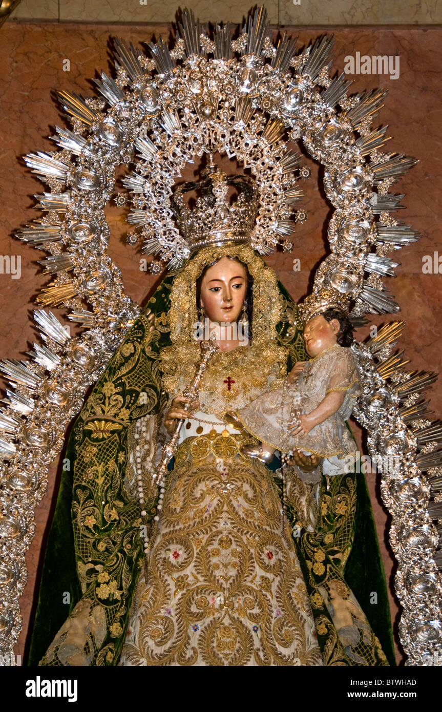 Basilica De La Macarena Der Jungfrau Der Hoffnung Nuestra Senora De La Esperanza Er Schutzpatron Der Matadore Und Zigeuner Stockfotografie Alamy