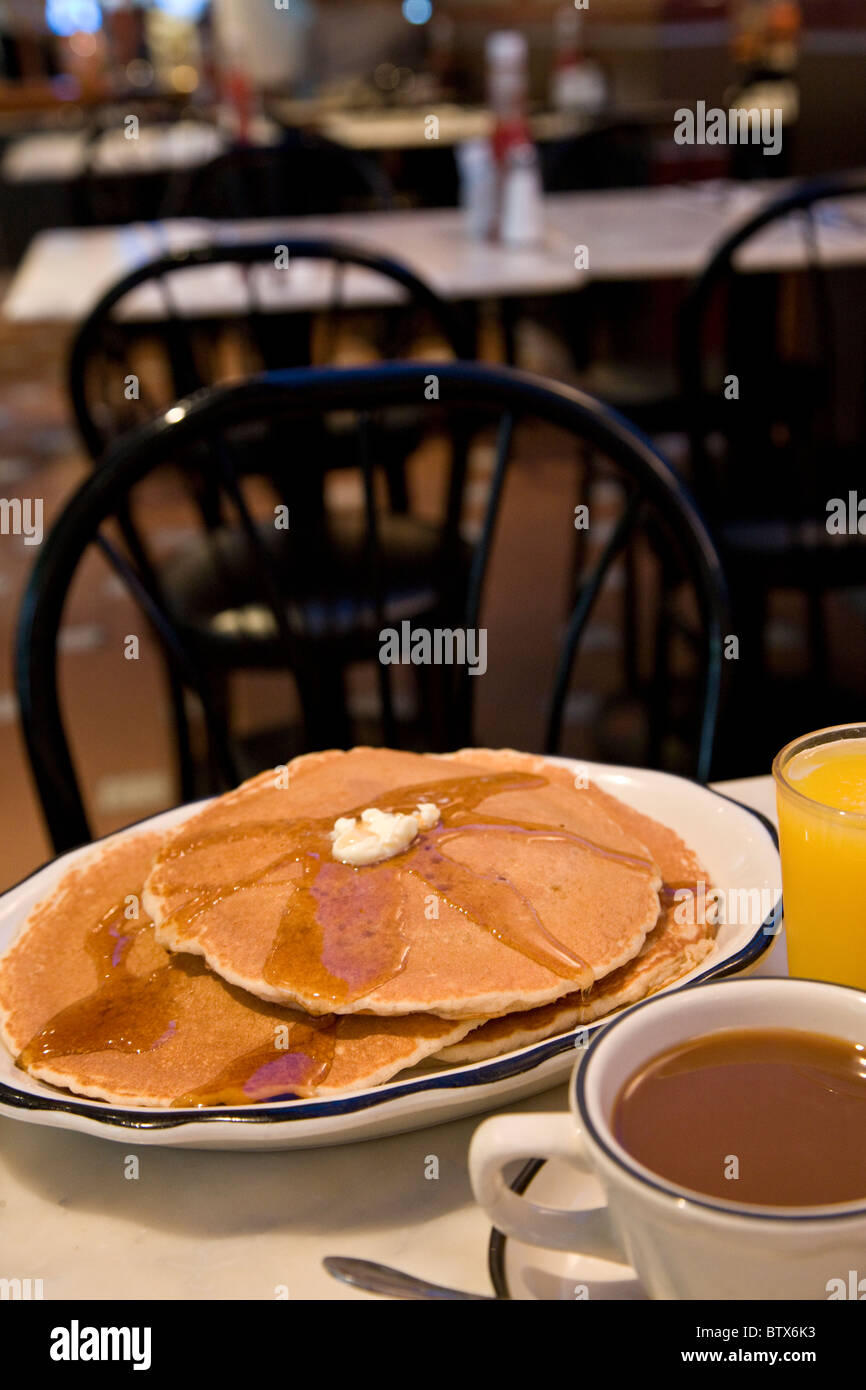 Pancake-Frühstück im typischen diner Stockfoto