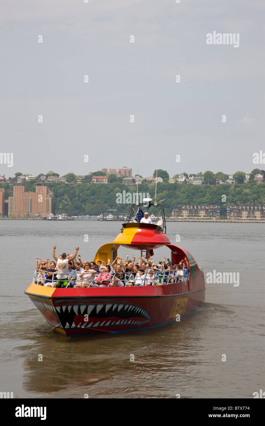Tourist boat ride called The Beast at 42nd Street Stockfoto