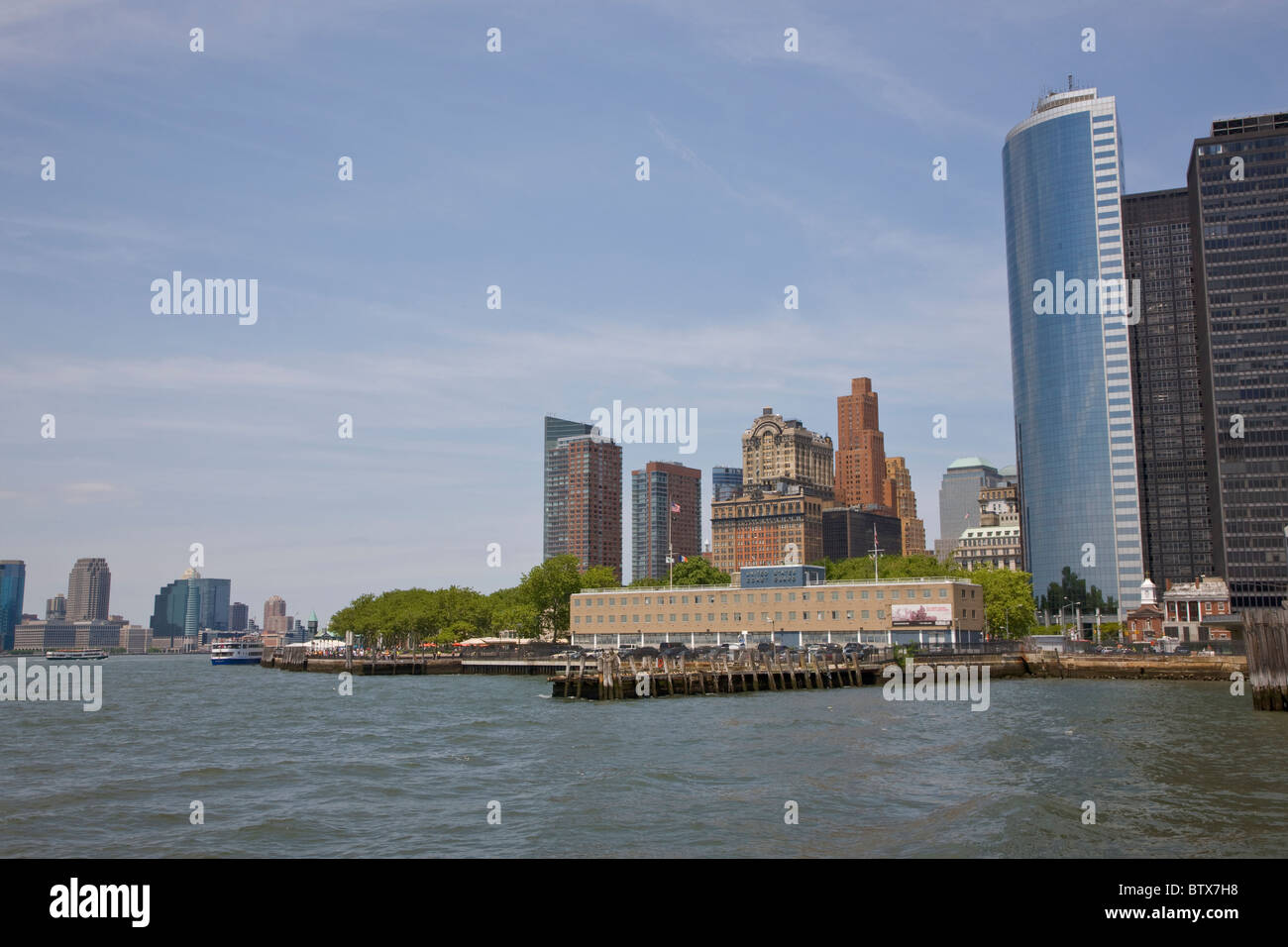 Blick auf Lower Manhattan von der Staten Island Fähre Stockfoto