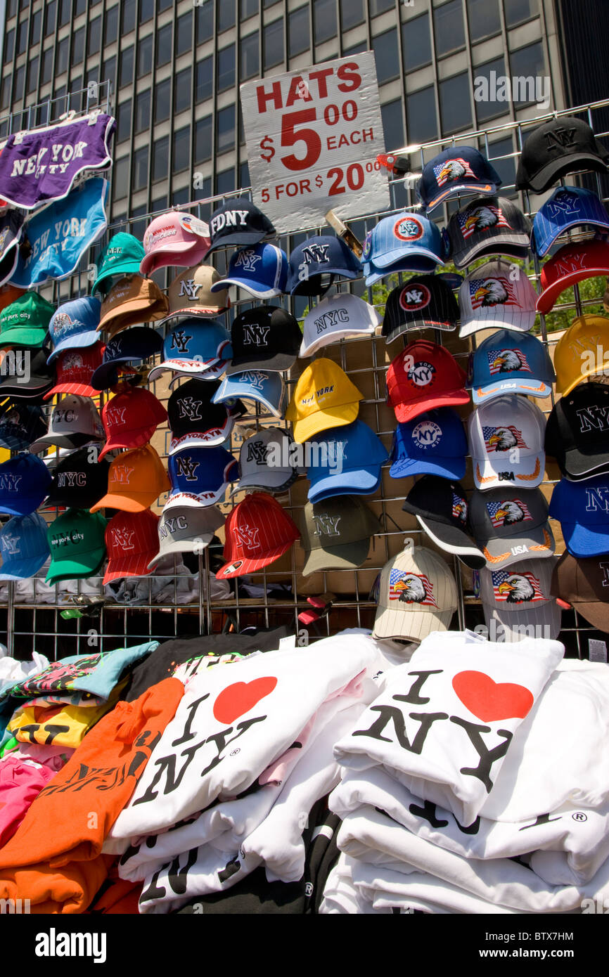 Ich liebe New York T-shirts und Baseball-Kappen im Battery Park Stockfoto