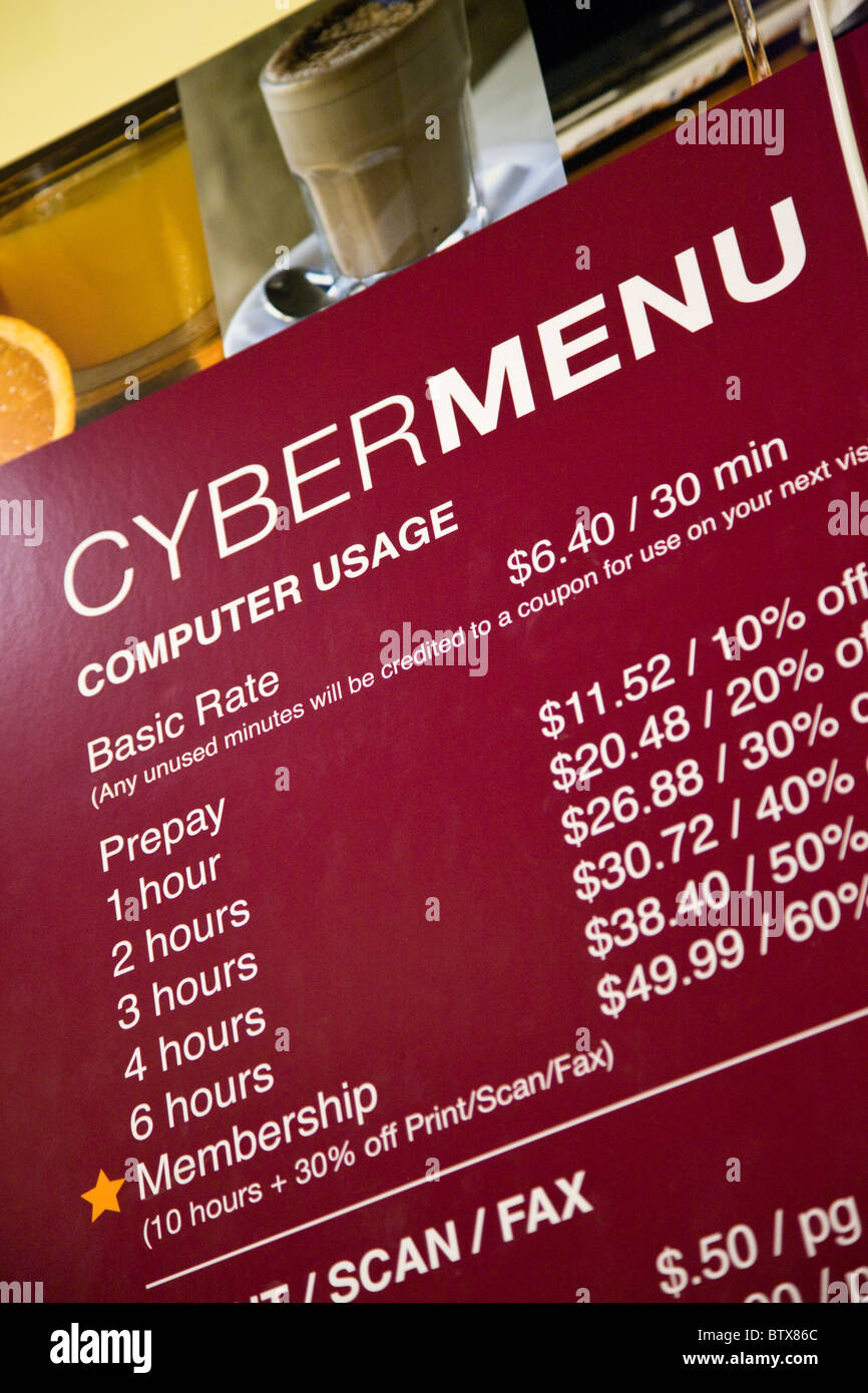 Cyber-Café auf West 49th Street direkt am Broadway und Times Square Stockfoto