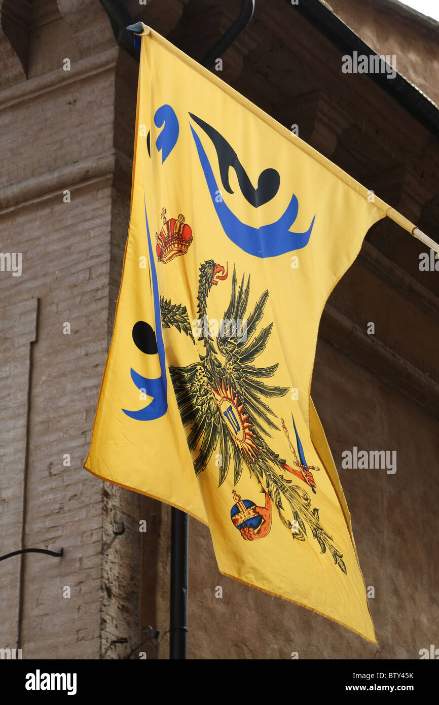 Aquila Palio-Flagge in der italienischen Stadt Siena Stockfoto