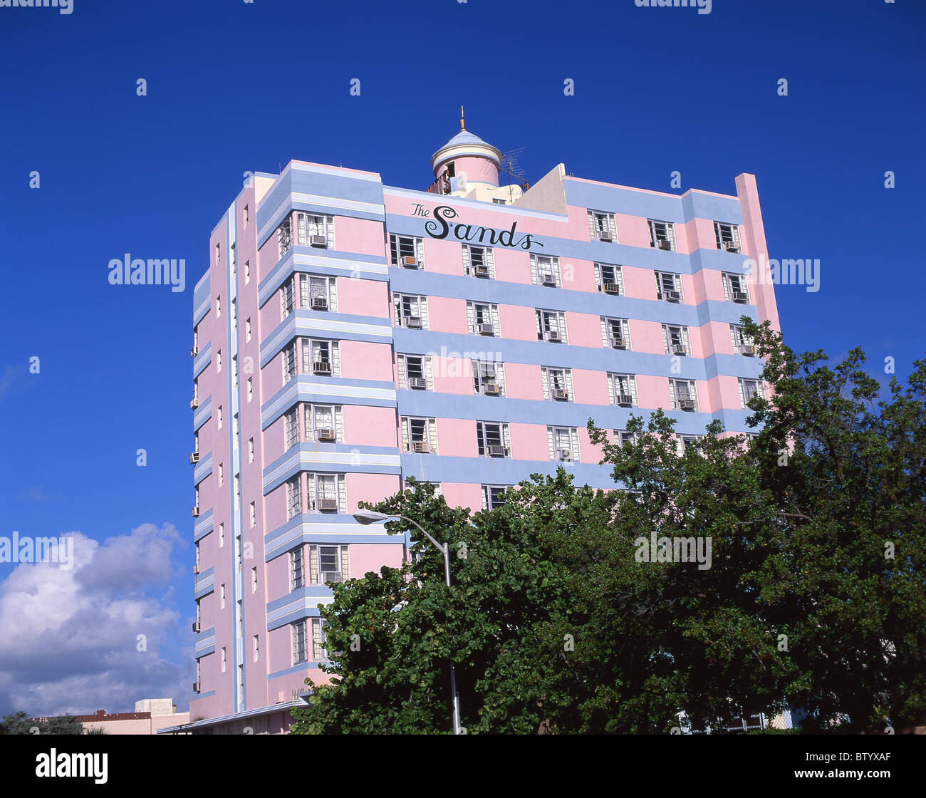 Art Deco "Sands Hotel" Gebäude, Miami Beach, Florida, Vereinigte Staaten von Amerika Stockfoto