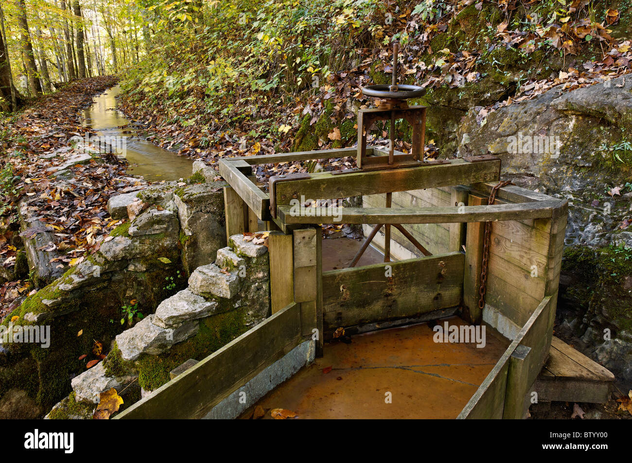 Mühlgraben an der Reis Grist Mill im Norris Dam State Park im Anderson County, Tennessee Stockfoto