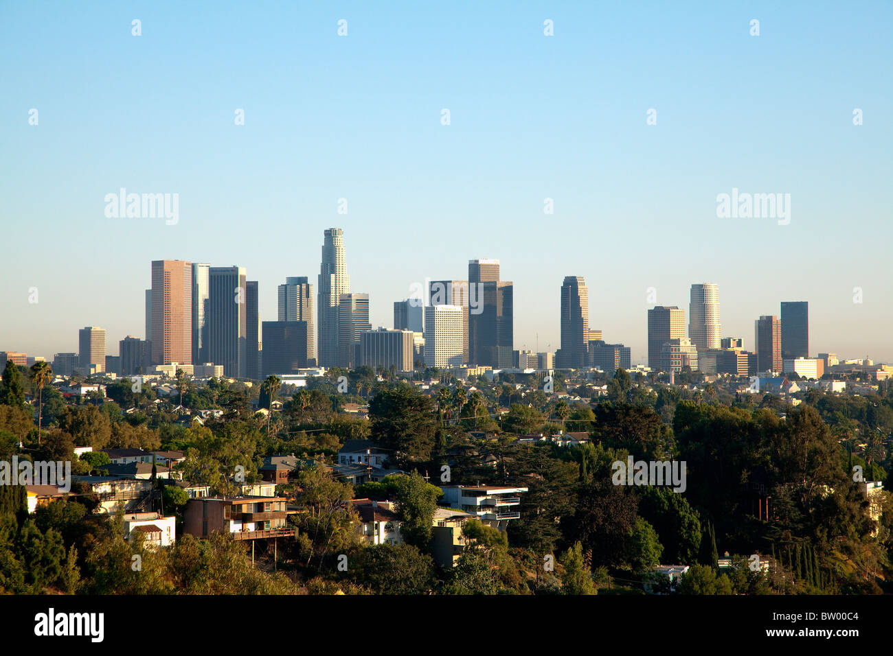 Blick auf die Innenstadt von Los Angeles aus dem Westen. Stockfoto