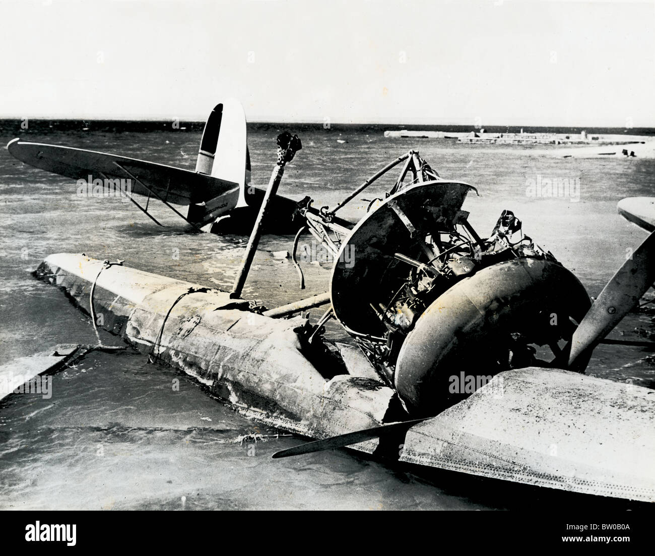 Nahaufnahme eines der Flugzeuge des italienischen Seaplane Base Bomba, Libyen durch RAF nach Besetzung durch General Wavell Armee zerstört Stockfoto