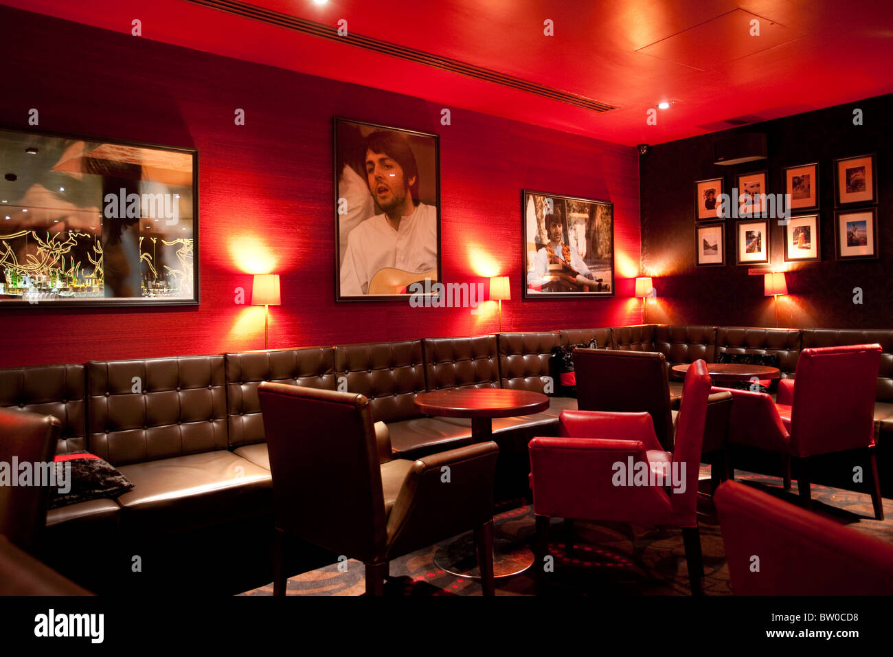 Haris Bar im Hard Days Night Hotel Liverpool Beatles unter dem Motto Luxus Hotel Merseyside. Foto: Jeff Gilbert Stockfoto