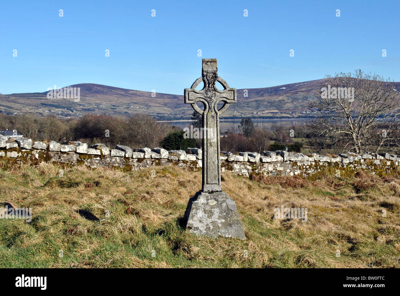große keltische Kreuz in einem Friedhof in Wicklow Irland Stockfoto