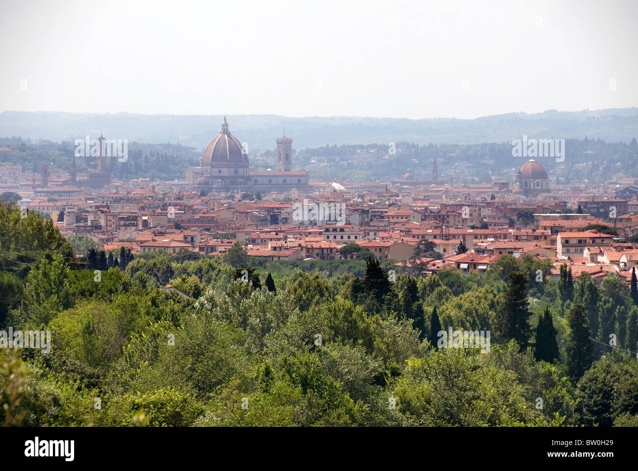 Long Shot von Florenz mit dem Dom und natürliche Parklandschaft Stockfoto