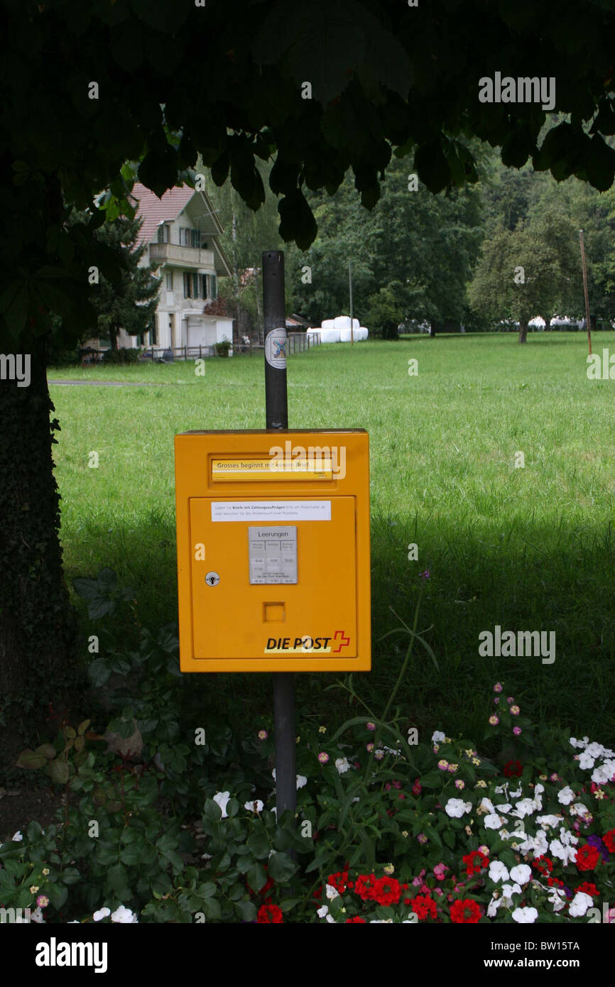 Schweizer Post Briefkasten Stockfotos und -bilder Kaufen - Alamy