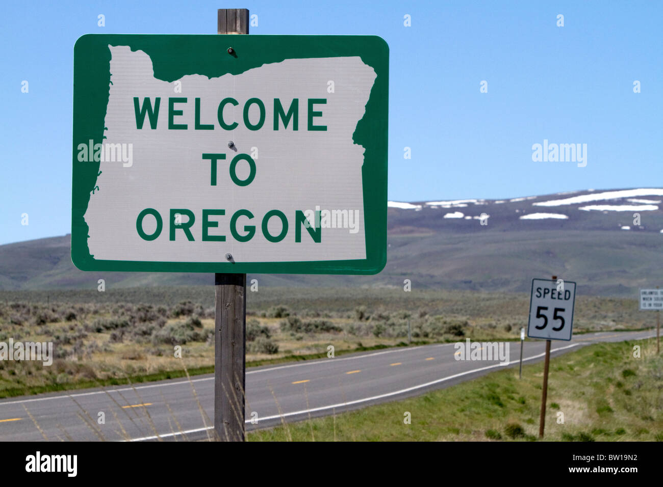 Herzlich Willkommen Sie in Oregon Straßenschild entlang US Highway 95 an der Staatsgrenze Idaho/Oregon, USA. Stockfoto