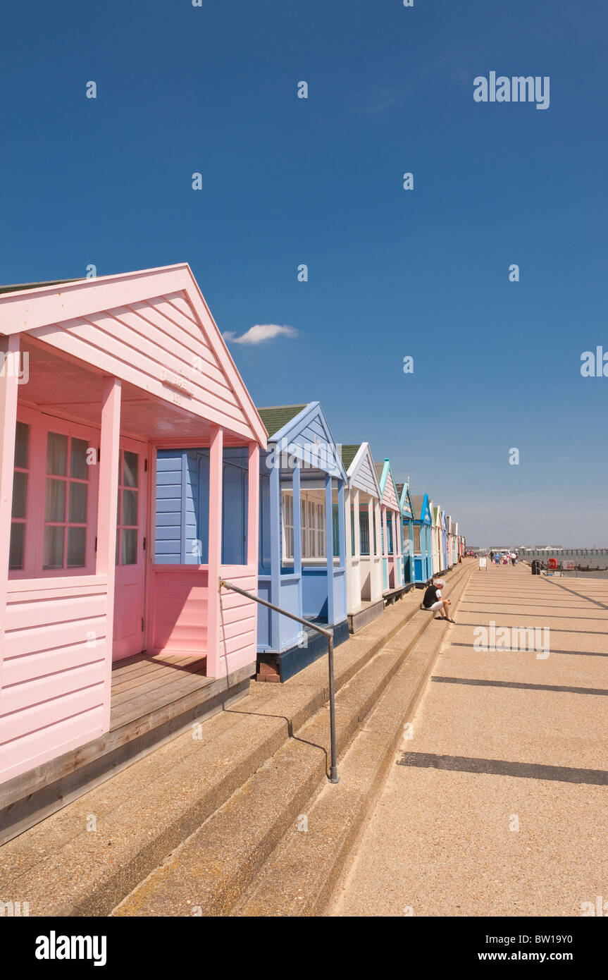 Strandhäuschen direkt am Meer in Southwold, Suffolk, England, Großbritannien, Uk Stockfoto
