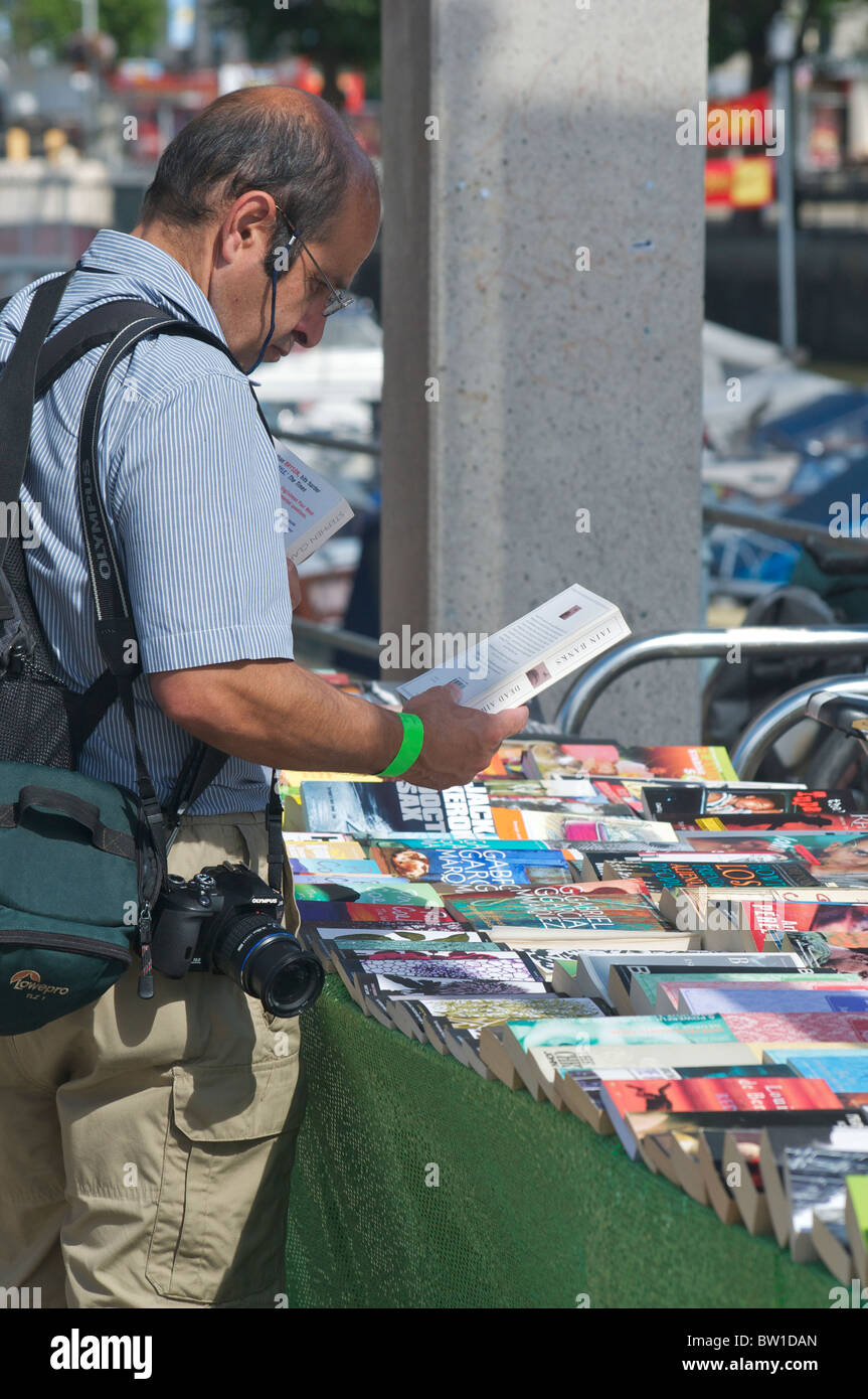 Farr Lane Bristol Marktstand von second-hand-Bücher Stockfoto
