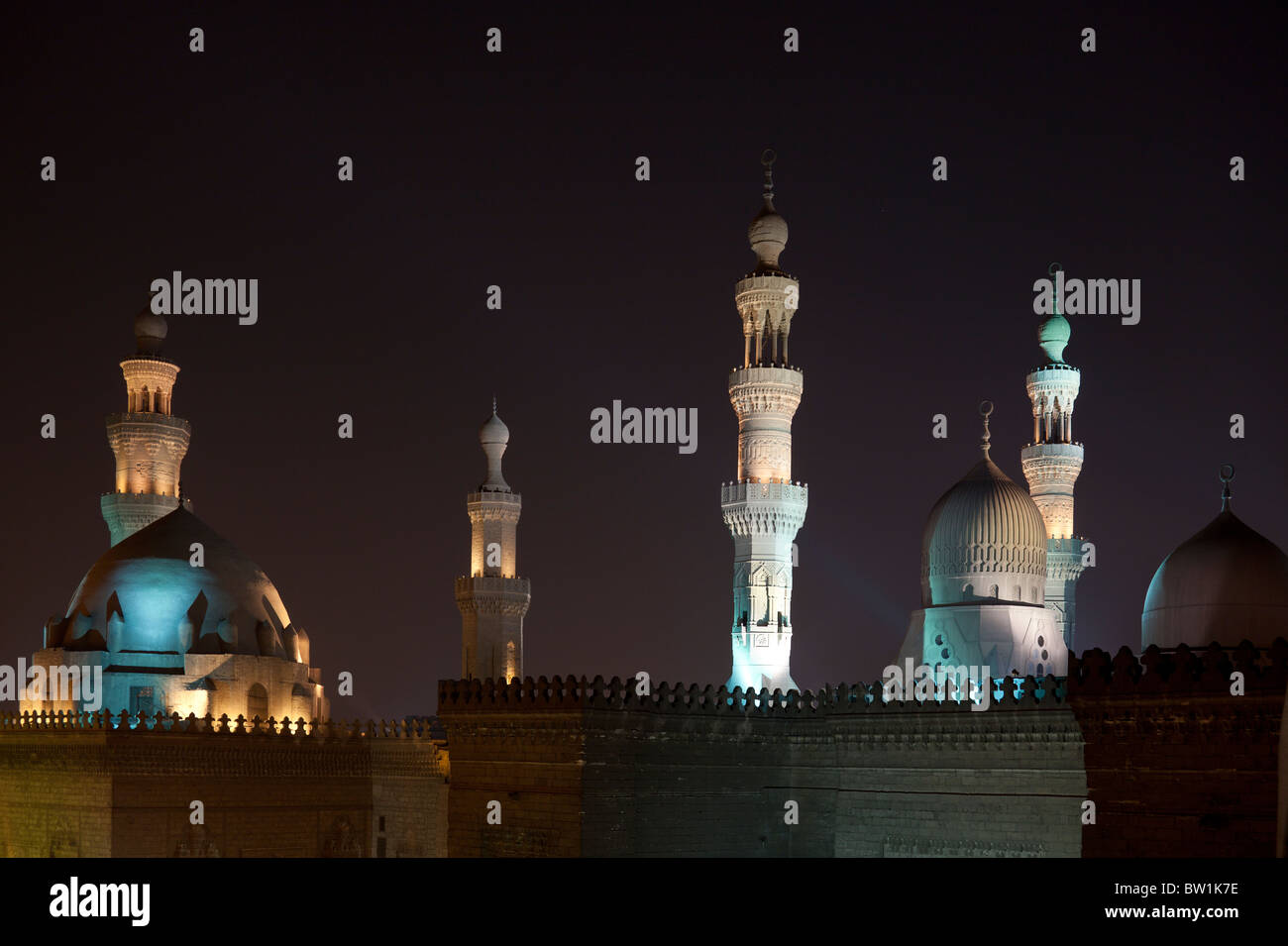 Kuppeln und Minarette der Sultan-Hasan und al-Rifa'i Moscheen, Kairo, Ägypten Stockfoto