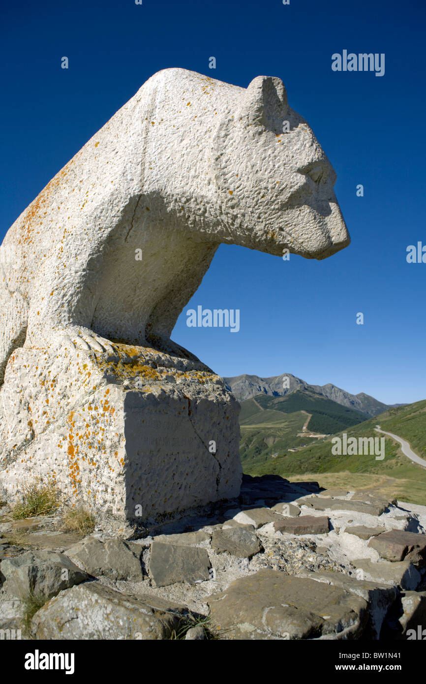 Denkmal für Bär, Collado De Llesba, Picos de Europa, Spanien, Sommer, Sonne, Natur, Natur, Nationalpark, im Freien, Stockfoto