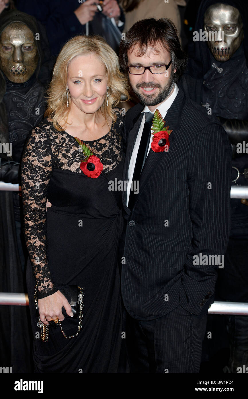 J. K. Rowling besucht die Premiere von Harry Potter und die Heiligtümer des Todes Teil 1, London, 11. November 2010. Stockfoto