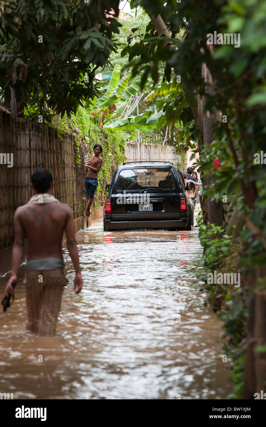 Straßenszene von Überschwemmungen in Siem Reap. Kambodscha. Asien Stockfoto