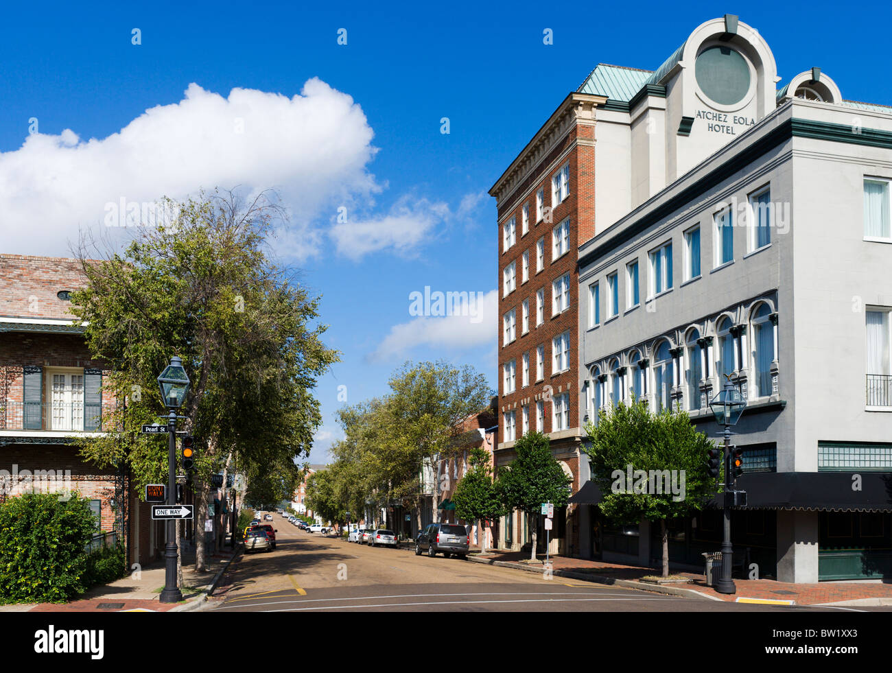 Die Natchez Eola Hotel auf der Hauptstraße in der historischen Altstadt, Natchez, Mississippi, Vereinigte Staaten Stockfoto