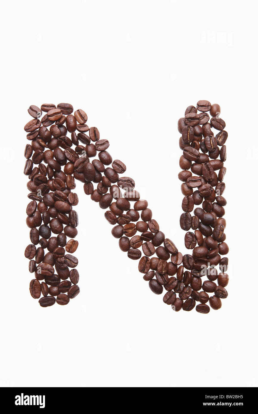 Alphabet N geröstete Kaffeebohnen Stockfoto