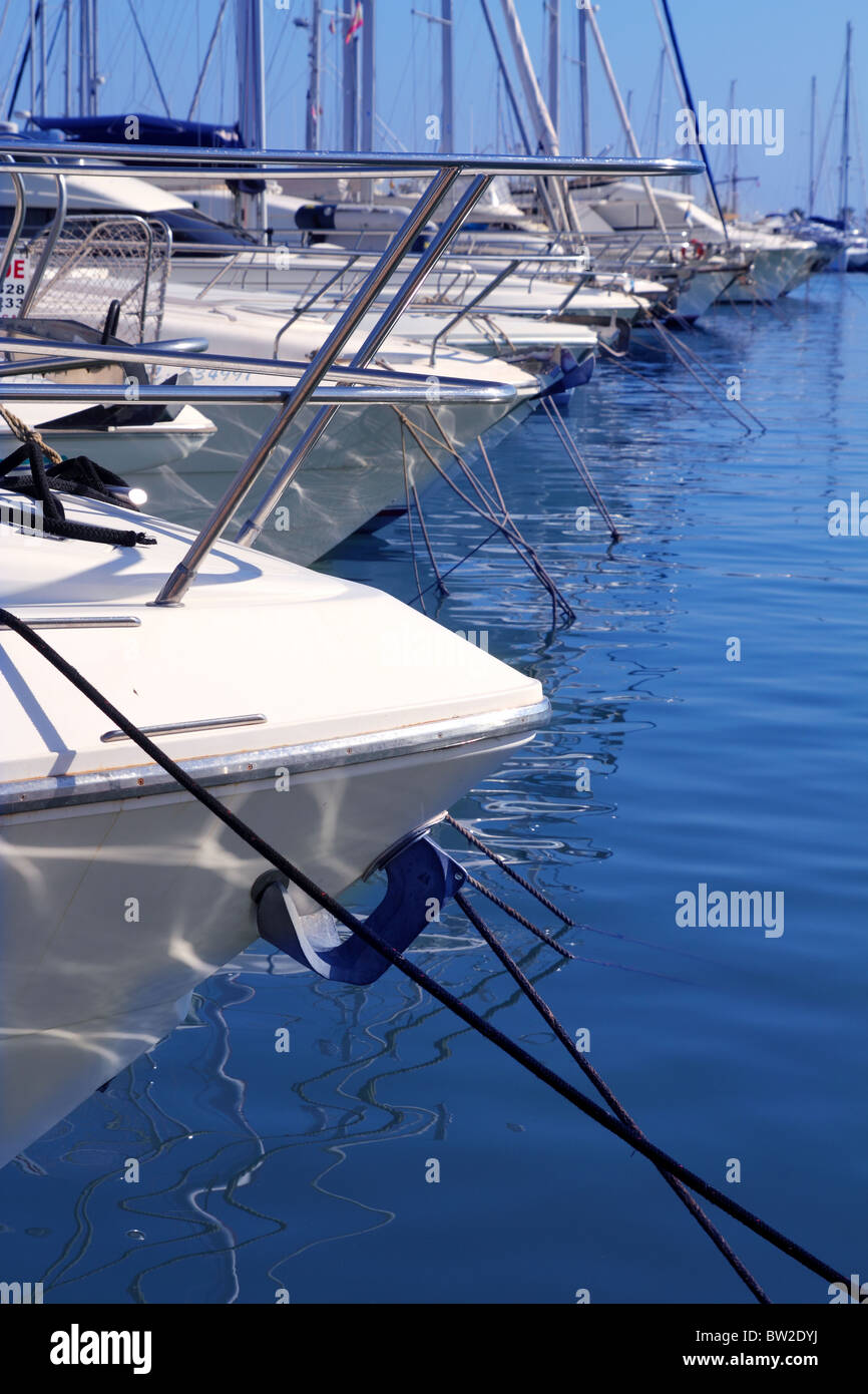 Boote im Hafen Mittelmeer Bogen Detail Hafen beugen Stockfoto