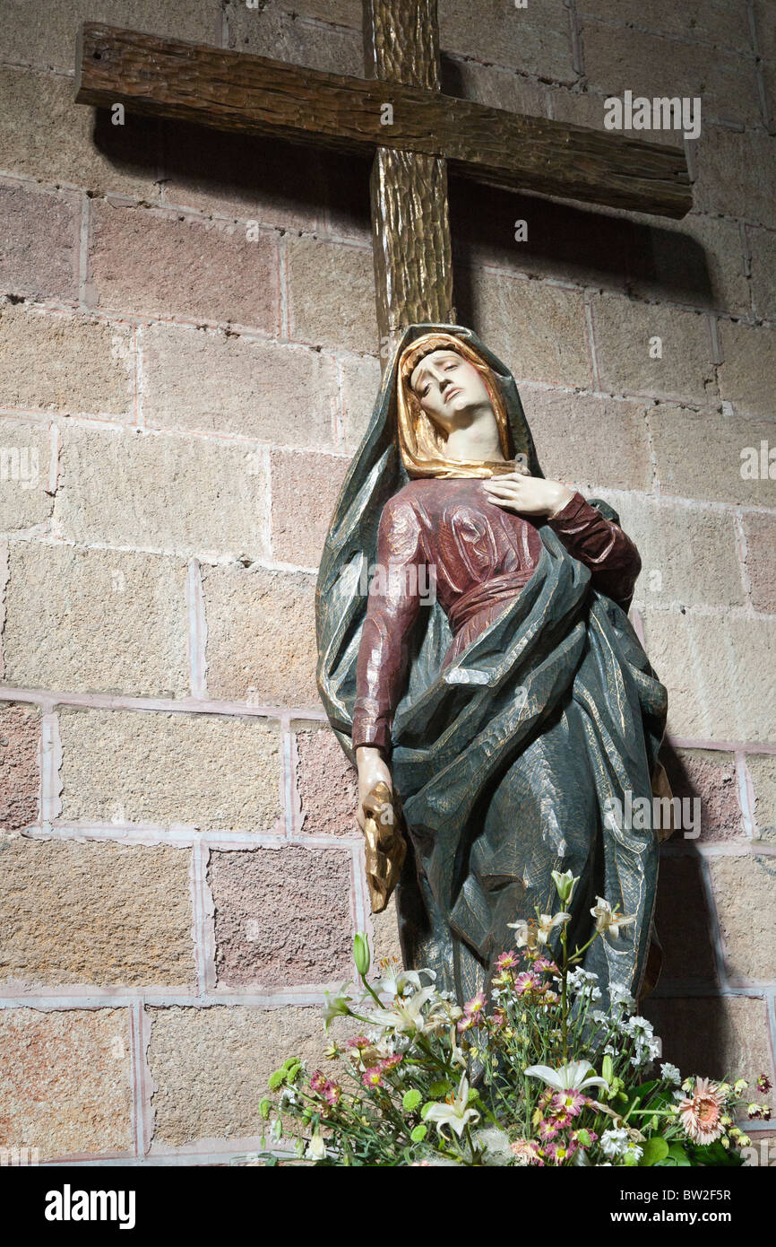 Jungfrau und Kreuz - Kathedrale Ávila, Spanien Stockfoto