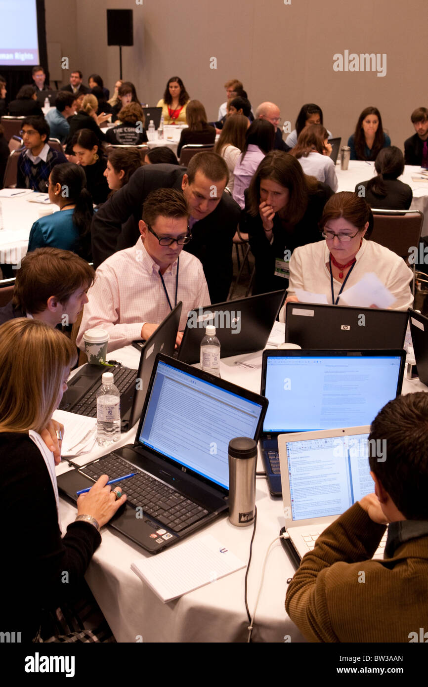 Texas College Studenten Arbeit in Gruppen in sozialen Fragen an Clintons Global Initiative Universität eingeladen Stockfoto