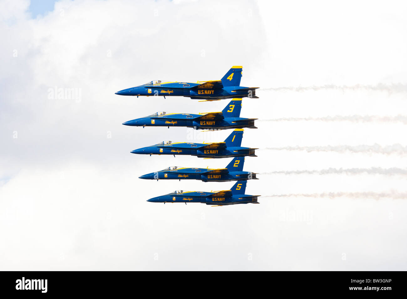 U.S. Navy Flight Demonstration Squadron Blue Angels führen in Flugschau auf NAS Jacksonville, Florida Stockfoto