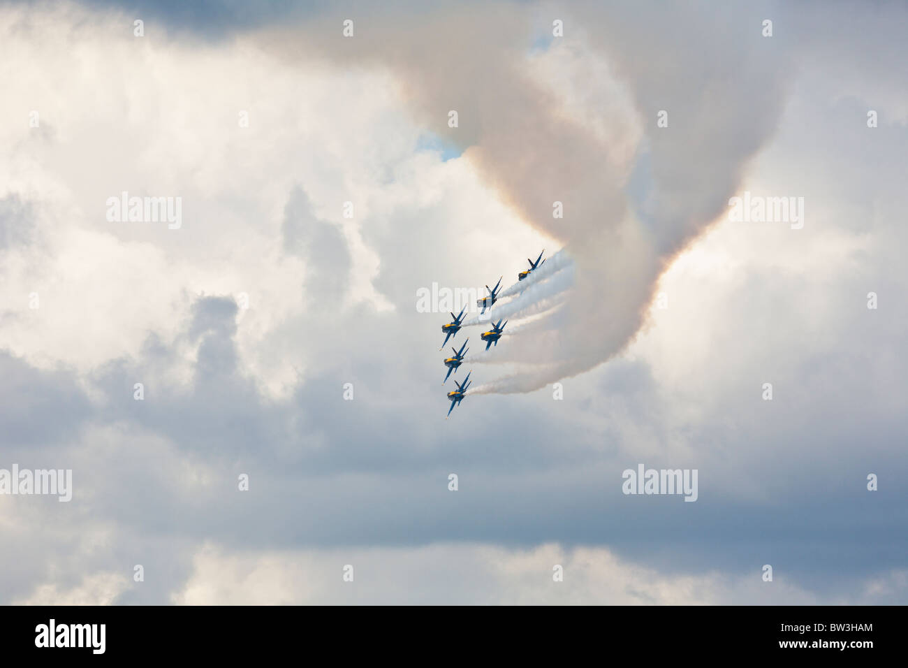 U.S. Navy Flight Demonstration Squadron Blue Angels führen in Flugschau auf NAS Jacksonville, Florida Stockfoto