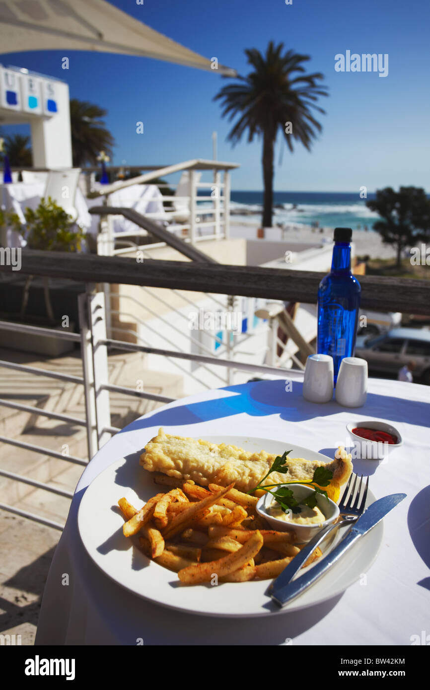 Fish &amp; Chips am Restaurant, Camps Bay, Cape Town, Western Cape, Südafrika Stockfoto