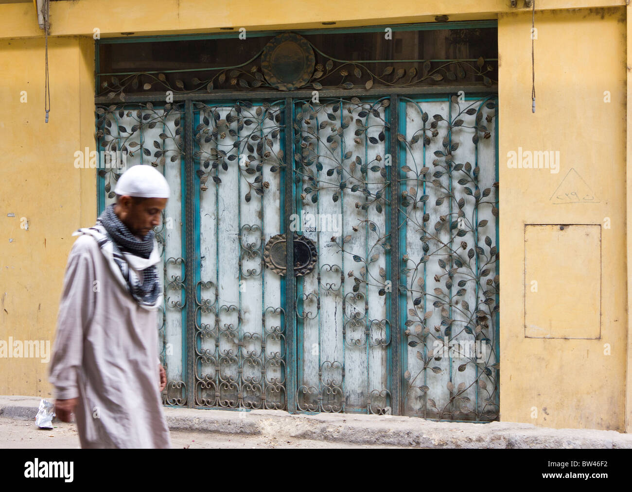 Schmiedeeisen Gitter auf Tür Haus in Zamalek, Kairo, Ägypten Stockfoto