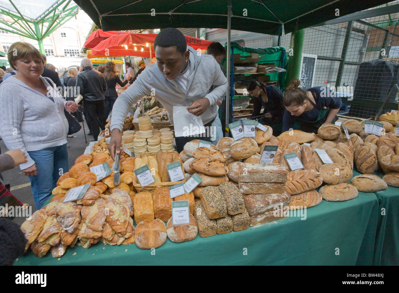 Bäckerei Stall am Borough Market in London Stockfoto