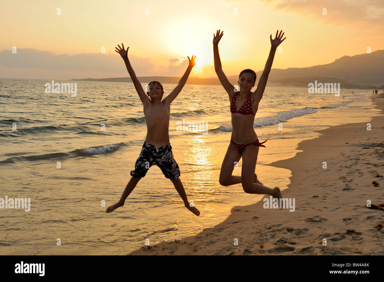 Kinder im Urlaub Costa De La Luz Spanien-Bruder und Schwester Andalusien Spanien Tarifa Stockfoto